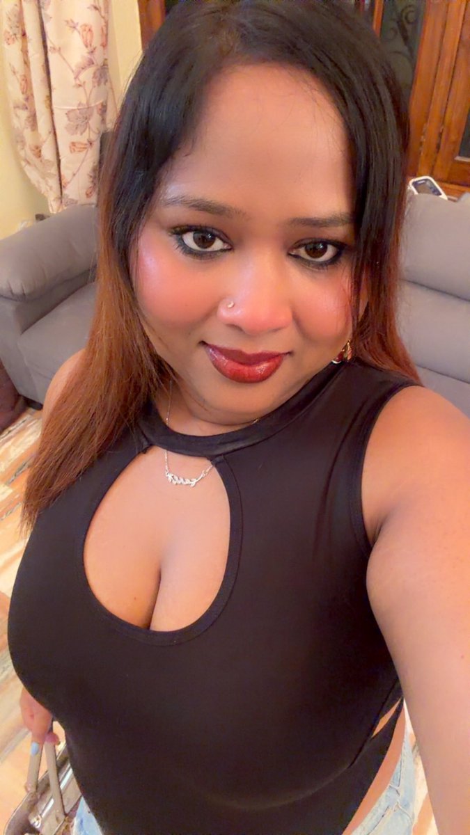 soniya1425's tweet photo. 🖤 Black. Bold. Unbothered. ✨ https://t.co/9XPsi4S4Jg