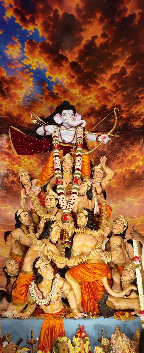 iKallu's tweet photo. #OmGamGanapatheyaNamaha
#JaiHanuman
#Bharat #SanatanaDharma
#Hindupur #AP 

Today watched almost 30+ Ganapathi's ... Here are best in them ! https://t.co/GHuPwYqoBj