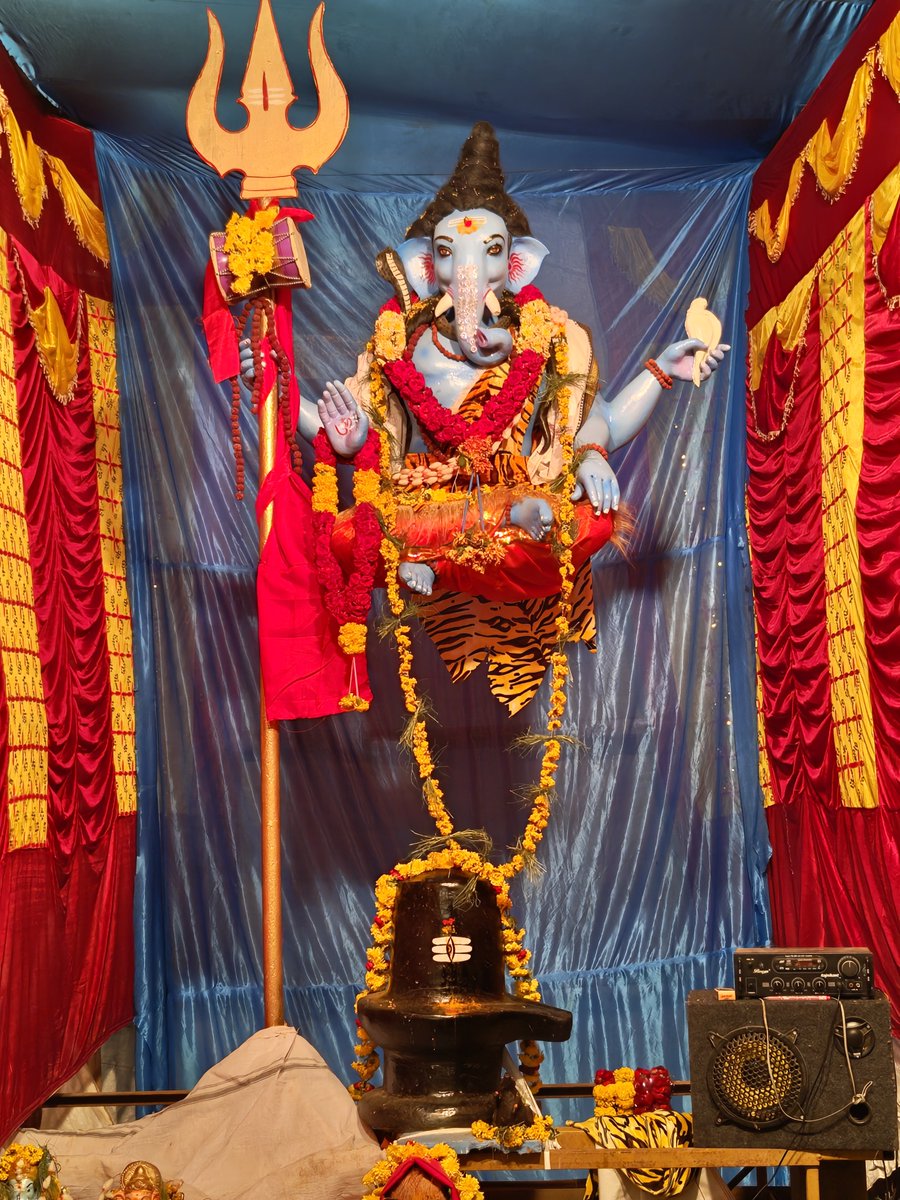 iKallu's tweet photo. #OmGamGanapatheyaNamaha
#JaiHanuman
#Bharat #SanatanaDharma
#Hindupur #AP 

Today watched almost 30+ Ganapathi's ... Here are best in them ! https://t.co/GHuPwYqoBj