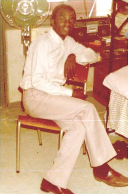 mrhighfoster's tweet photo. Bishop David Oyedepo first trained as an architect. Kwara State Polytechnic. 

He shortly worked at the Federal Ministry of Housing in Ilorin. Then he resigned and gave the hours to ministry.

Church bios say he later took a PhD in Human Development from Honolulu University in Hawaii.

In 2002 he opened Covenant University and Landmark University followed in 2011.
. 
.
The man who began in drawings and site plans started building campuses.

 His first profession taught him how to design a structure, and the second life used that same instinct on churches and universities.

. 
.

You see, no matter your past experiences, there will always be a way it shaped your life. And most times, that structure lives in you and will go with you into any field you enter. 

So don't despise your days of humble beginnings. Later on in life, you'll realise why these beginnings happened exactly the way they did

Everything that has happened to you till this moment, contributes to your success. Every single thing. Nothing is wasted. Nothing at all. 

. 
. 
Thank you very much for reading 🫂
 
Remember to stay hydrated today 🥛 
. 
. 
✍️ Vincent the Therapist

If you need to tell me anything, you can kindly reach out to me at
Mrhighfoster@gmail.com