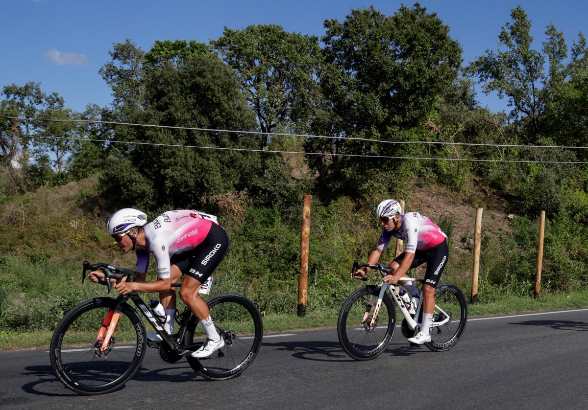 BurgosBH's tweet photo. ✌️🏻 Doble fuga en el #GPLazio 🇮🇹 y doble top-5 en el #TourofHuangshan 🇨🇳
📝 Crónica de ambos frentes competitivos del Burgos Burpellet BH
📲 https://t.co/jSVvSFuGxp
#CicloturismoBurgos #SiempreValientes https://t.co/Ni35DXejfv