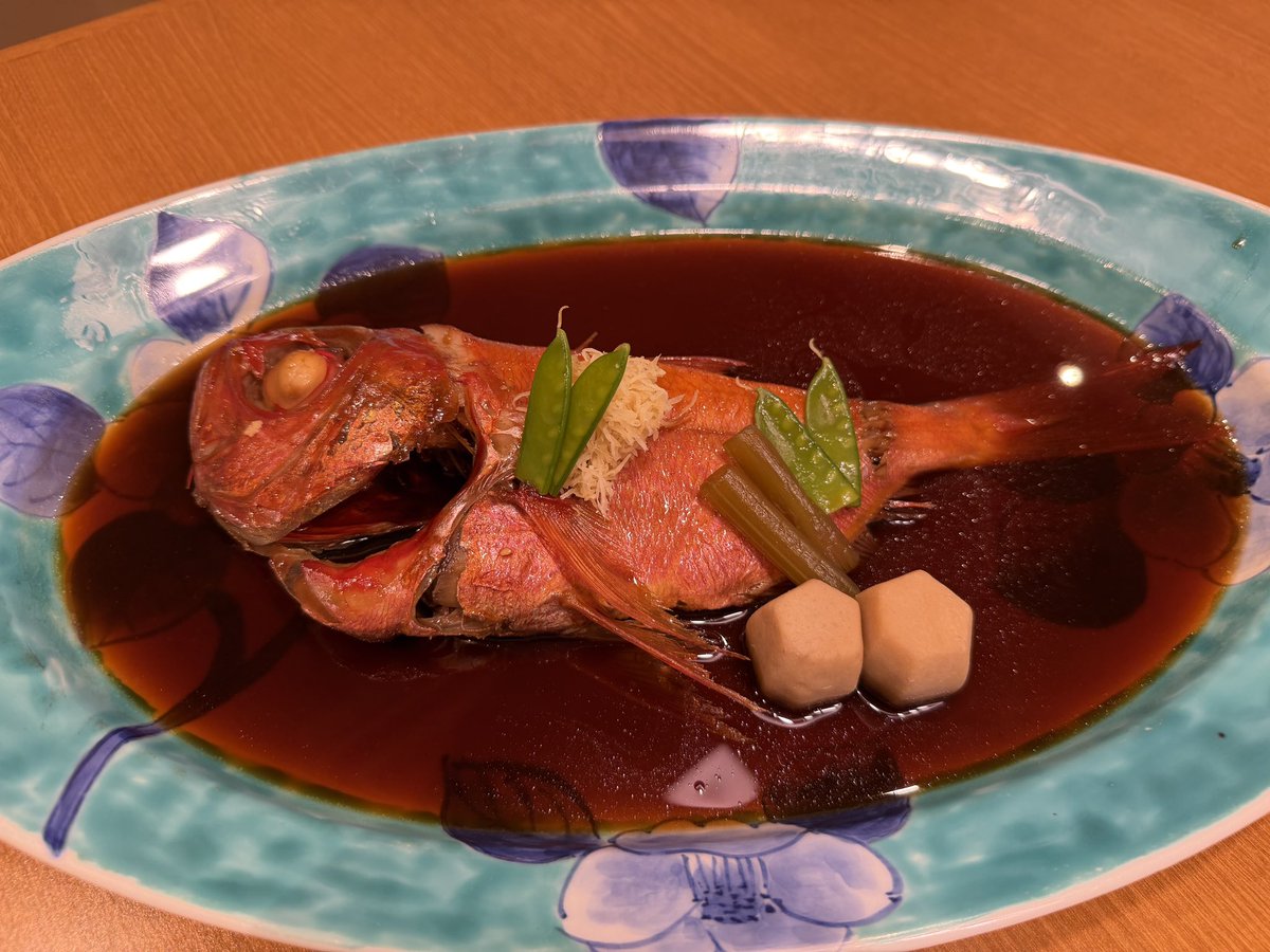 Alohappee's tweet photo. あいにくのお天気ですが、伊豆に来ています
源泉掛け流しの♨️にマッサージチェアで極楽です😆
骨折後はシャワーで済ませてきたけど、やっぱりお湯にのんびり浸かるのは最高です https://t.co/7XsGPhLDVC