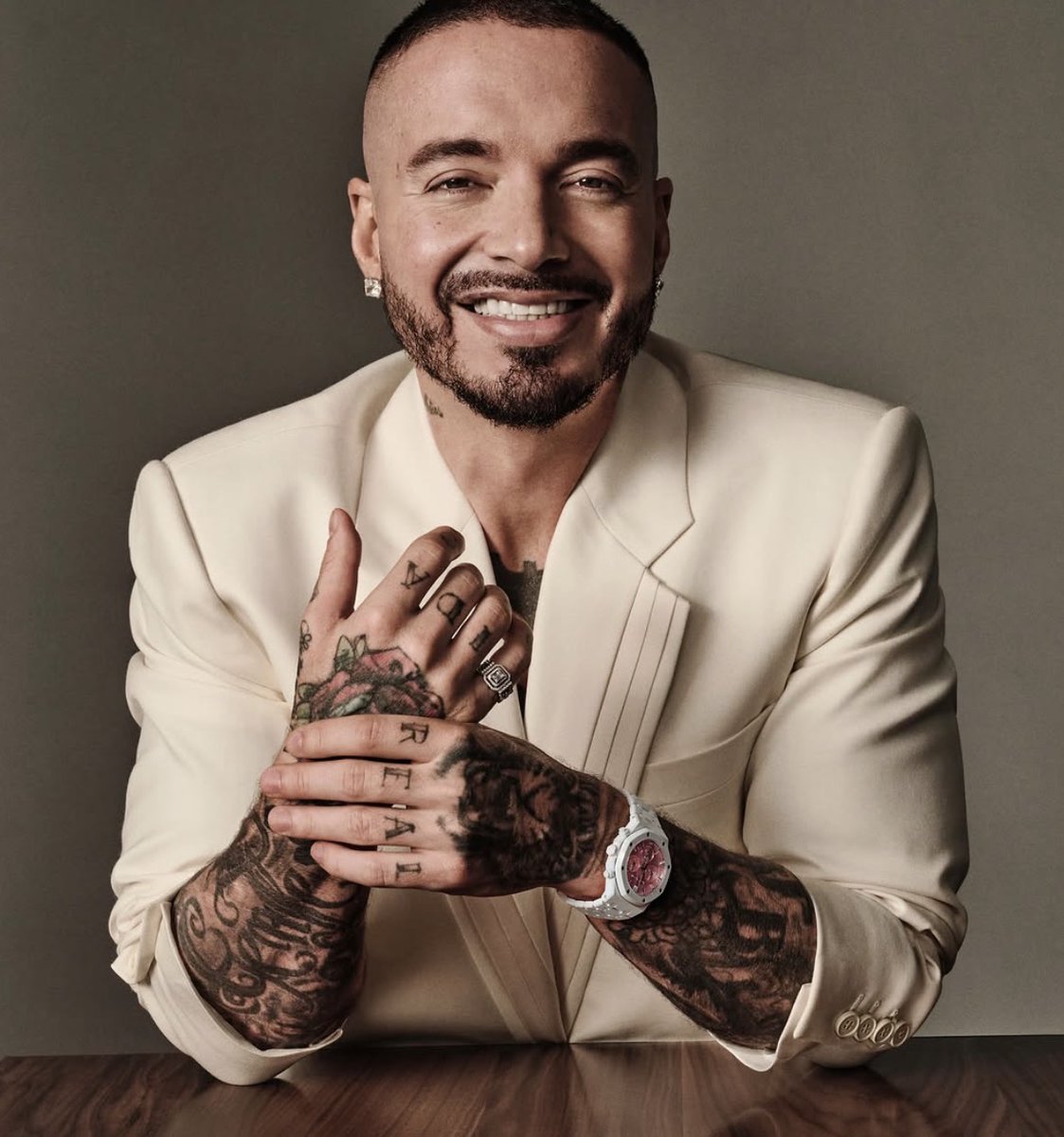 TheePopCore's tweet photo. J Balvin shares a birthday message for Valentina Ferrer just a few days after she announced their breakup:

“Today I celebrate your life, Vale.
I celebrate the woman you are, your light, your strength, your way of loving, your wisdom, and that heart that makes life more beautiful for those lucky enough to know you.

Thank you for giving me the greatest thing in this life: Río.
Watching you be his mom is one of the things I admire most about you.

There are people who deserve all the flowers, not only for what they do, but for who they are.
And today all the flowers are for you.

May God take care of you, bless you, and return to you multiplied all the love and all the light you give.

Happy birthday, Vale. 🤍🌹​​​​​​​​​​​​​​​​​​​​​​​​​​​​​​​​​​​​​​​​​​​​​​​​​​”