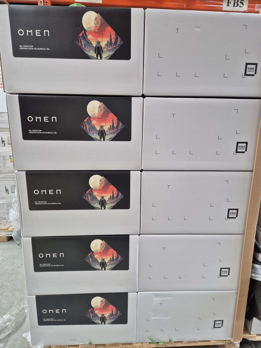 OMENbyHP_fr's tweet photo. La palette est prête à partir  🚚
Quelqu’un a un peu de place chez lui ? https://t.co/pNrD0jlsUU