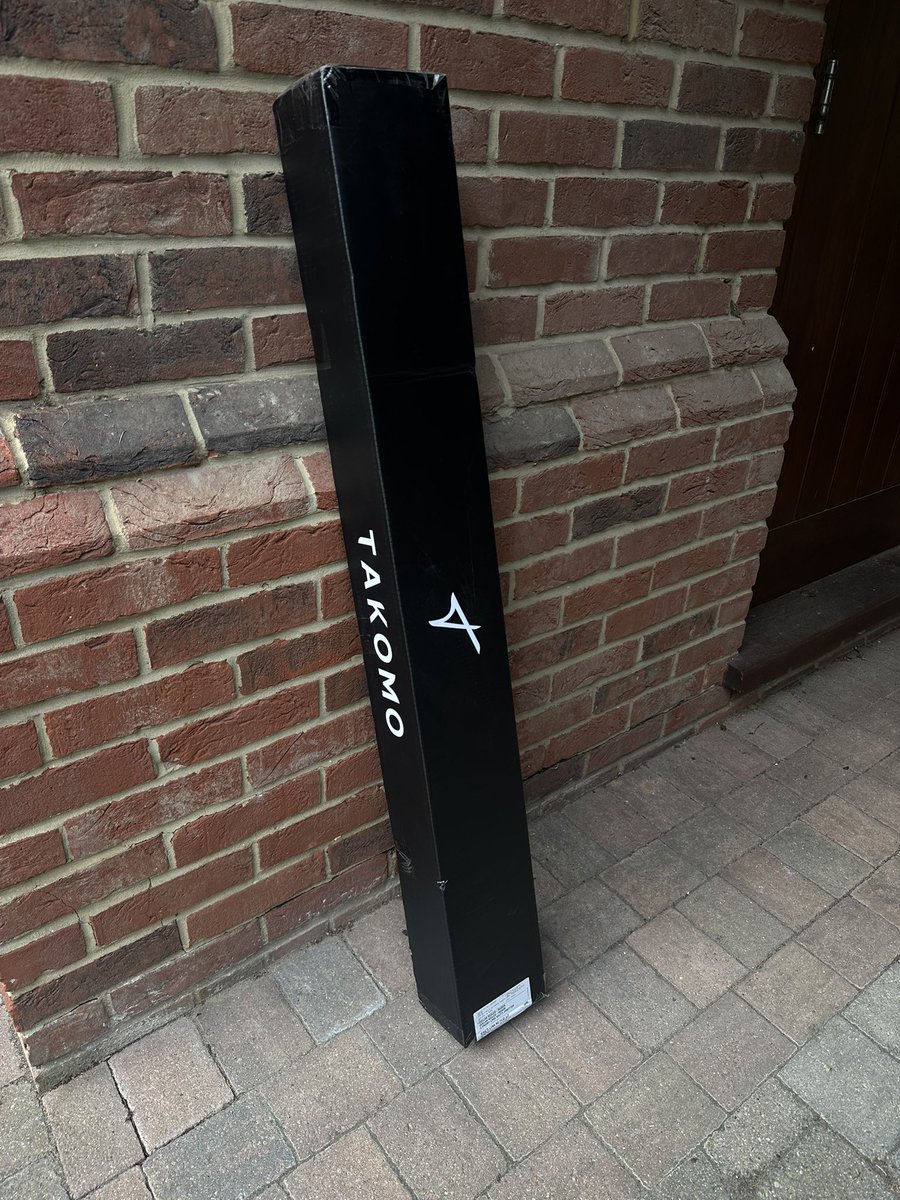dbeales7's tweet photo. New sticks🏌🏽

@takomogolf https://t.co/Kg2jrASLK3