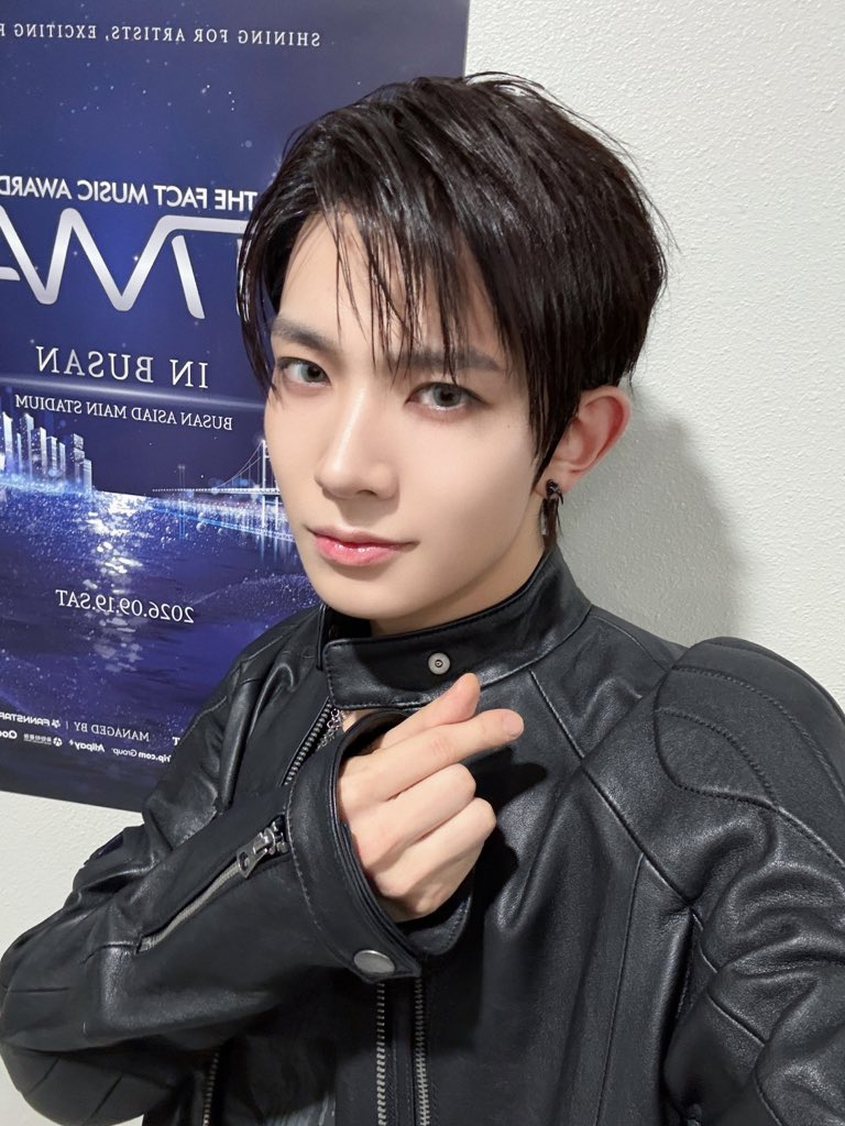 h_evva_n's tweet photo. 260919 @ 2026 더팩트 뮤직 어워즈
#EVAN #에반 https://t.co/gV7pTQbEW9
