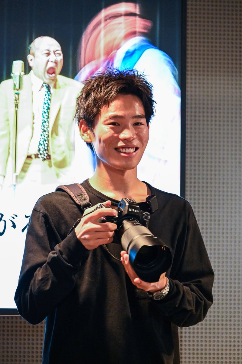 ___and__go's tweet photo. 東京カメラ部「カメラ」と「笑い」でひろがる世界📷
加賀さんからカメラのお話聞けるのはいつだってありがたい🙏
加賀さんのこれまでの作品について一つひとつ詳しく聞けたり、東京カメラ部の運営の方が加賀さんをたくさん褒めてるのを聞けて嬉しかった〜！あまりにも凄腕プロカメラマンだなあ！ https://t.co/c2QKY5SrpN