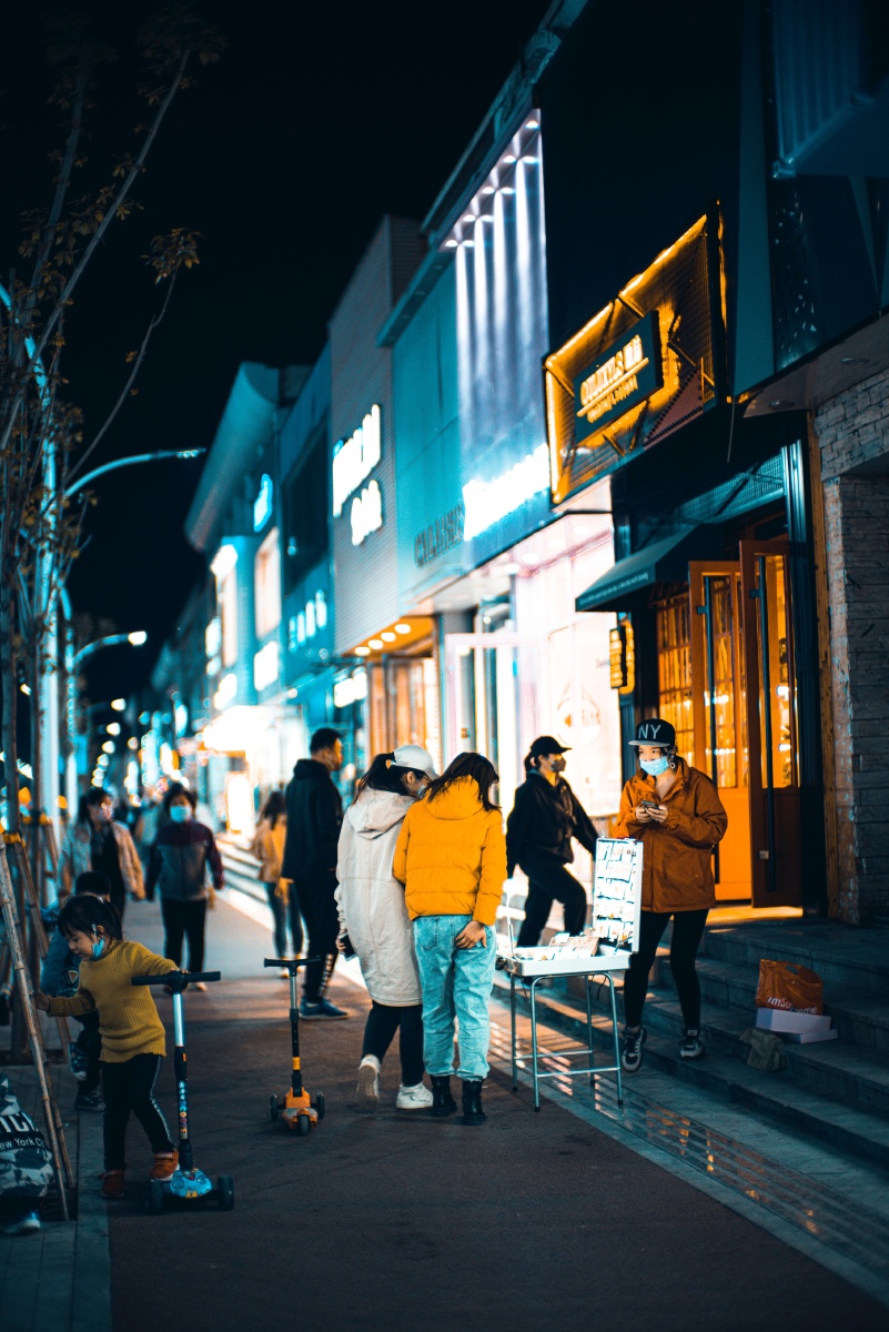 amirt168653's tweet photo. Come join our Photography Club’s evening street shoot this Fri! We’ll capture city lights, share tips, and grab hot drinks after—all levels welcome! DM for sign-up spots. https://t.co/LsxL2AYrF6