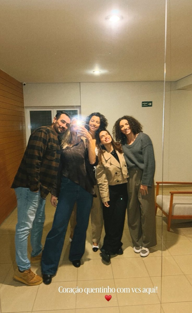 bhtways's tweet photo. PUTA QUE PARIU NÃO TAVA ESPERANDO PRISCILA DAROIT GABRIELA GUIMARÃES E ANA CAROLINA JUNTAS EM PLENO 2026 MINHAS PRINCESAS MEU DEUS 😭😭😭😭😭😭😭😭😭😭😭😭😭😭😭😭😭😭😭 https://t.co/xO7ncvJ8WR