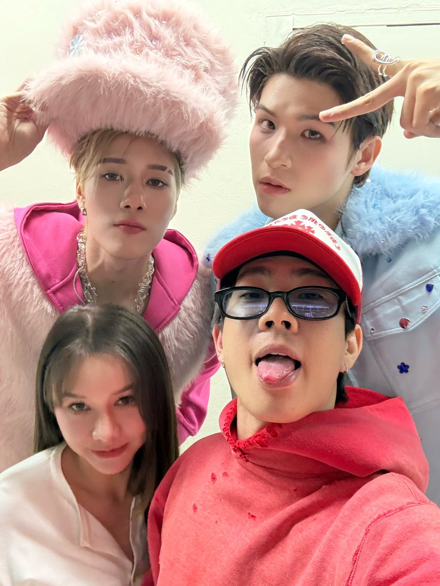sammysammauy's tweet photo. แต่ละเพลงเริ่ดนะ เก่งมากทั้งคู่เลยยยยย👏👏 #SkyNaniSToTheNFanconD1 https://t.co/yVNfSu23iJ