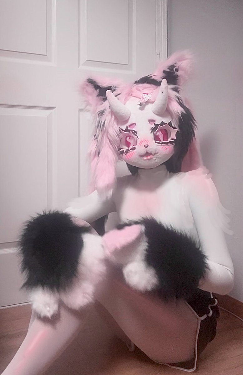 jijijjang0_0's tweet photo. 내 꼬리 만져볼래..?💗

#FursuitEveryday #Fursuit #furry 
#퍼리 #퍼슈트 https://t.co/UN0u1NXYRf