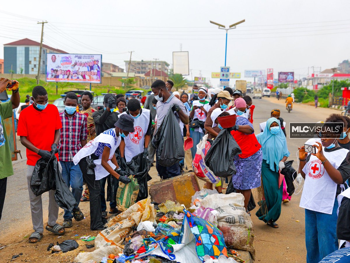 man_like_coded's tweet photo. WORLD CLEANUP DAY 🌍🧹

A cleaner Osun starts with each of us. Let’s take action, keep our communities clean and protect the environment we all call home.

Keep Osun Clean. Keep Osun Green. 💚
📸 @man_like_coded

#WorldCleanupDay #KeepOsunClean #CleanOsun #SDGs https://t.co/hkDEMzuDo5