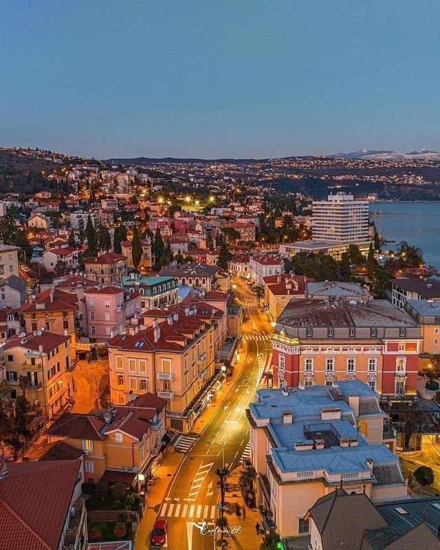NatureRoot88's tweet photo. Rovinj Croatia https://t.co/uR2exFIBXy