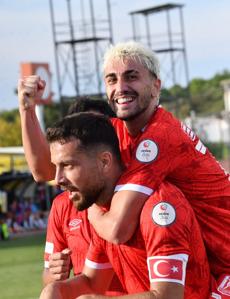baIikesirspor's tweet photo. MAÇ SONUCU:
Balıkesirspor'umuz 4-1 Uşakspor
⚽️63' Sedat Yiğit Kurnaz
⚽️73' Ali Sinan Gayla
⚽️⚽️83' ve 88' Emre Gemici https://t.co/sj3Hx2FP5R