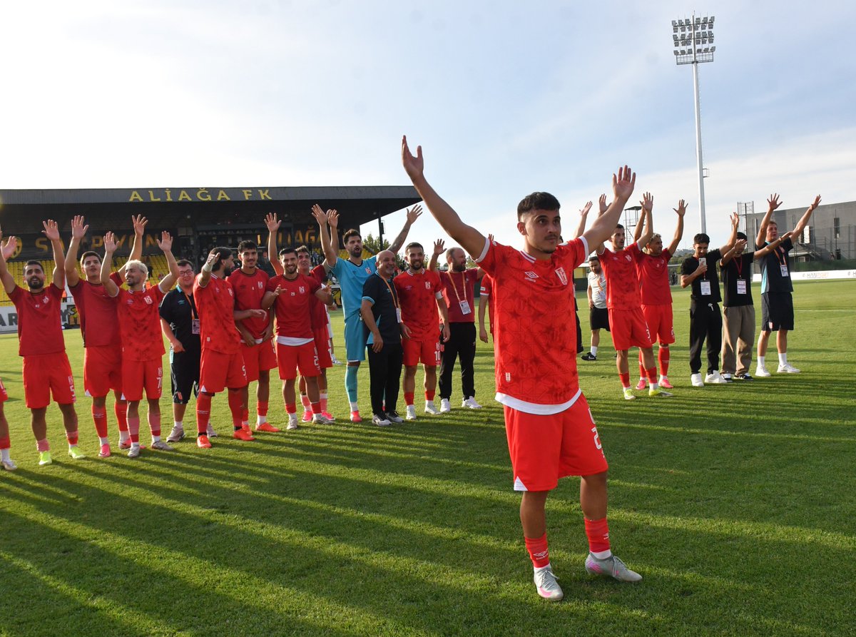 baIikesirspor's tweet photo. MAÇ SONUCU:
Balıkesirspor'umuz 4-1 Uşakspor
⚽️63' Sedat Yiğit Kurnaz
⚽️73' Ali Sinan Gayla
⚽️⚽️83' ve 88' Emre Gemici https://t.co/sj3Hx2FP5R