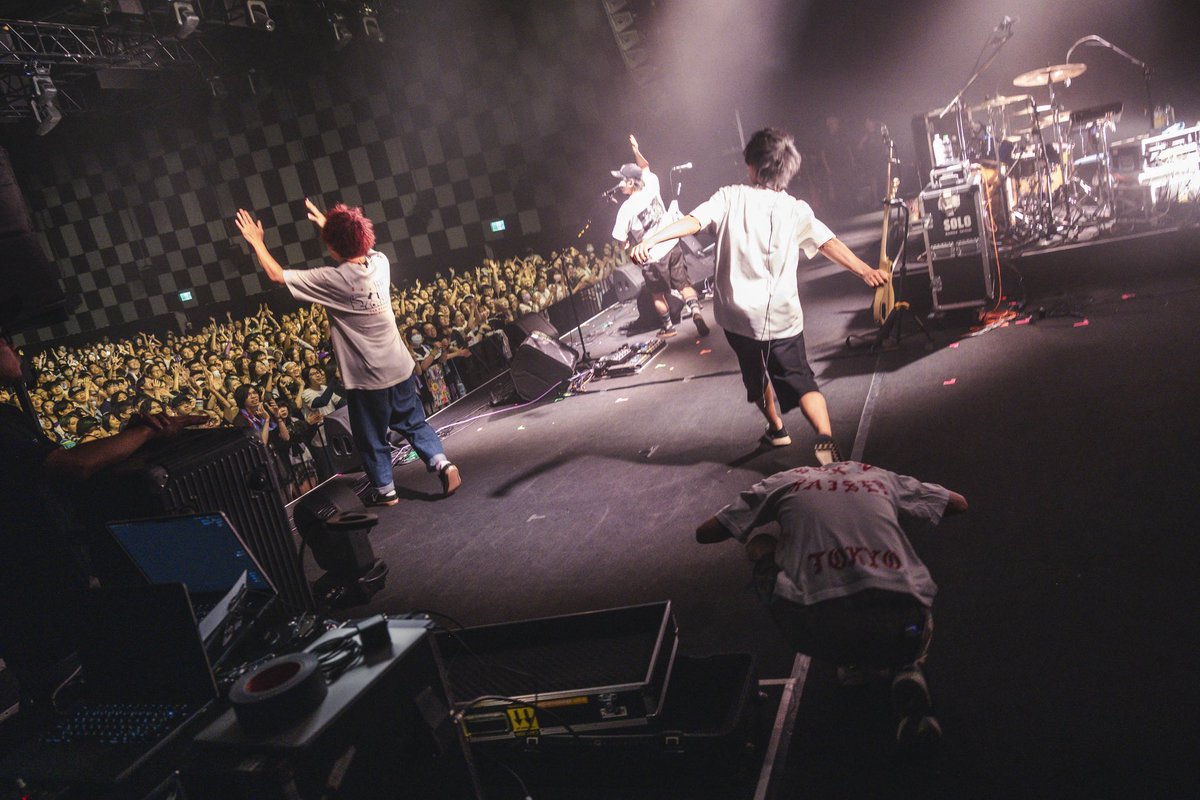 04GENLS's tweet photo. 2026.09.19 台北 Legacy TERA 
『RUSH BALL 2026 
in Taipei &amp; Taichung on the ROAD』 
日本の4バンドで台北公演。ALEXANDROSもクリープハイプもPEOPLE 1も日本が誇る素晴らしいバンドだ。世代も育ちもバラバラなスタイル四者四様、だからこそ面白いね。個人的に今日のクリープのセトリが好きでした。 https://t.co/lv28W8rDww