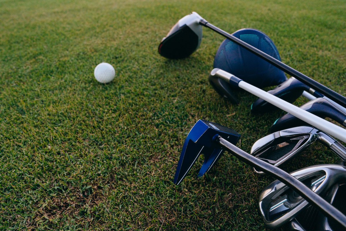 Cathytmzd's tweet photo. With an office spine marker at the blue railing, I worked on balanced pressure over weathered asphalt. Under warm shadows, careful coordination left the coordination open and the tempo controlled. #FindGolfFriends #LocalGolfers https://t.co/bNprBkvAML