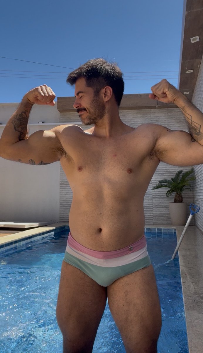 EverLeo28's tweet photo. Pós treino: esfregando 🧽 azulejos.
Qq motivo pra pegar um solzinho!! https://t.co/NDwpPC7IcC