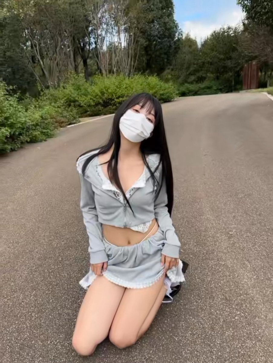 Malaimansobygr1's tweet photo. 啊啊啊塞了跳蛋去户外露出好刺激啊差点要喷了啊啊啊无🚪#母狗 #露出 #女大 #反差 https://t.co/R4fMv85E5Q