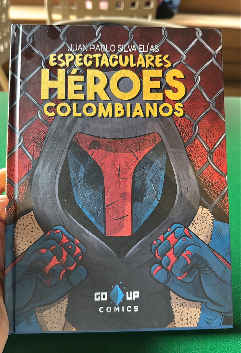 Mteheran's tweet photo. Este cómic me sacó muchas risas y logró sumergirme en un mundo de súper héroes en Colombia. Cóndor es un nombre muy apropiado para un héroe colombiano 🙌🏾🙌🏾🙌🏾 https://t.co/oWAcO9JcYs