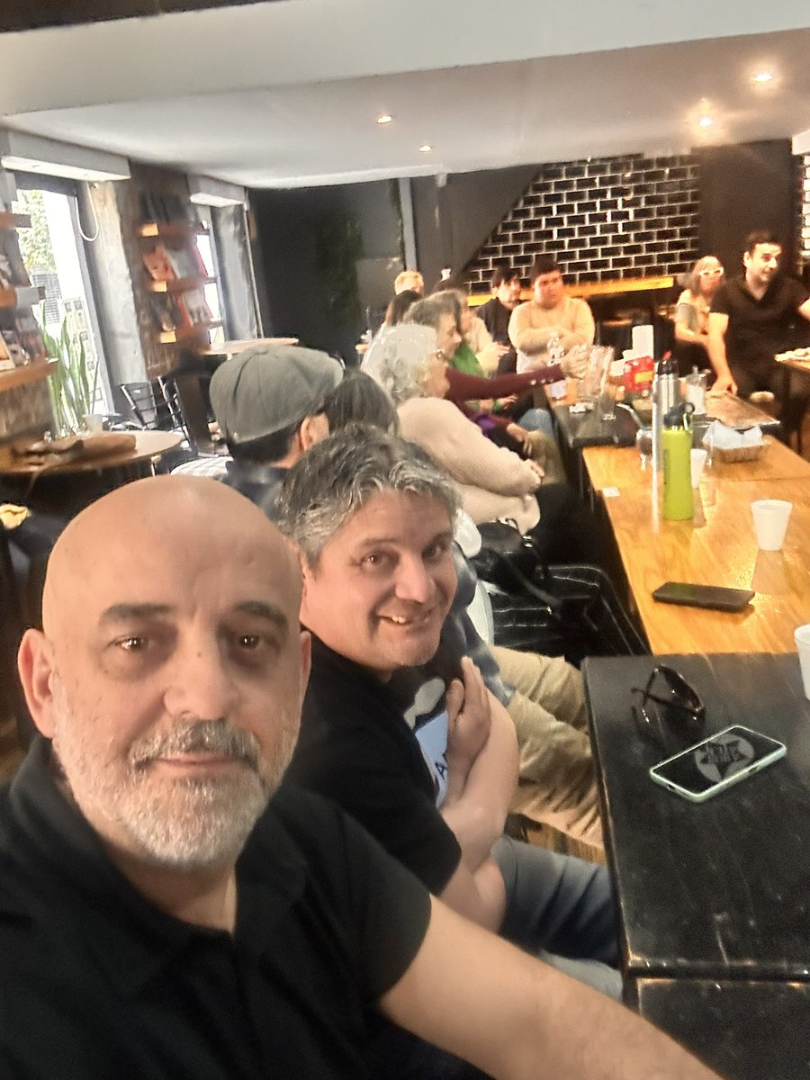 PaloOliver's tweet photo. #Rosario
Compartiendo hermoso plenario de responsables con los amigos y amigas  militantes de la Liga de los Pueblos Libres.
Gracias por la invitación! https://t.co/KOUxJ1JIjb