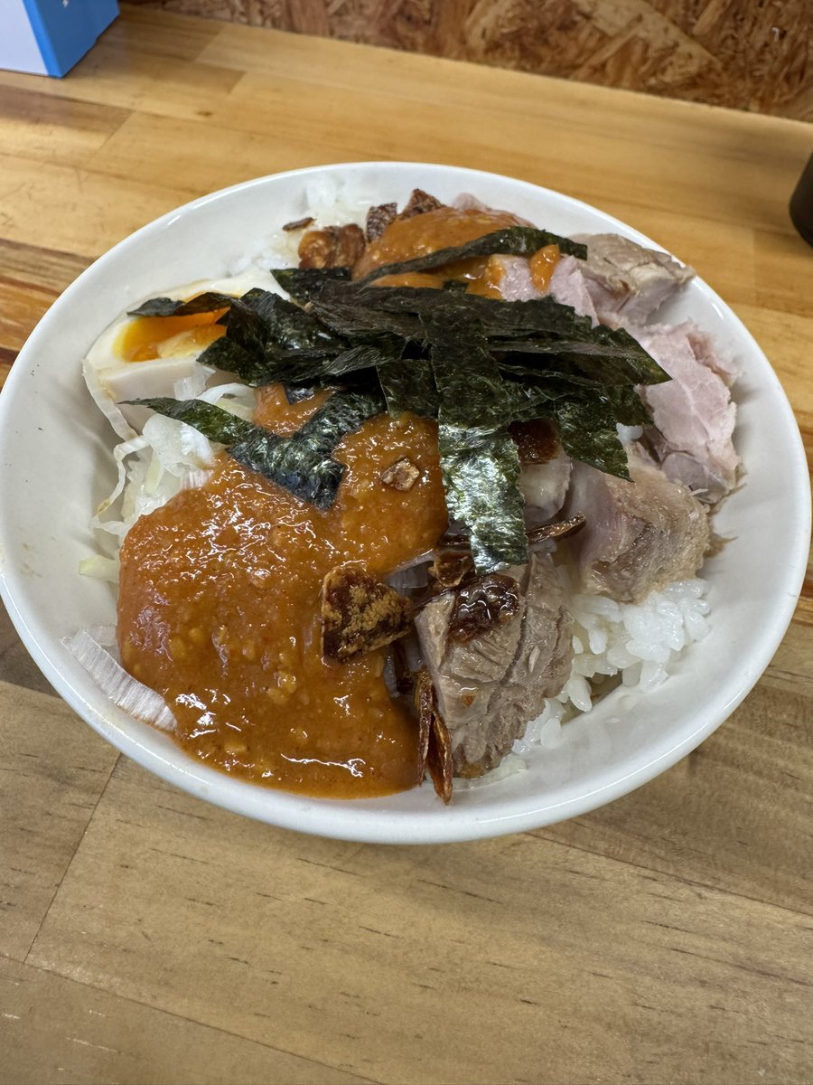 tommyok581's tweet photo. 作業終わりに｢えんふく家｣🍜

雨はもううんざり😖
えんふくラーメン&amp;こま丼で
ホッとひと息(´,,-ㅿ-,,`)ﾌｩ-
美味かったですぅ〜😊✨

#029en 
#えんふく家
#えんふくラーメン
#こま丼
#ラーメン
#小金井市 https://t.co/4eScAVjHtl