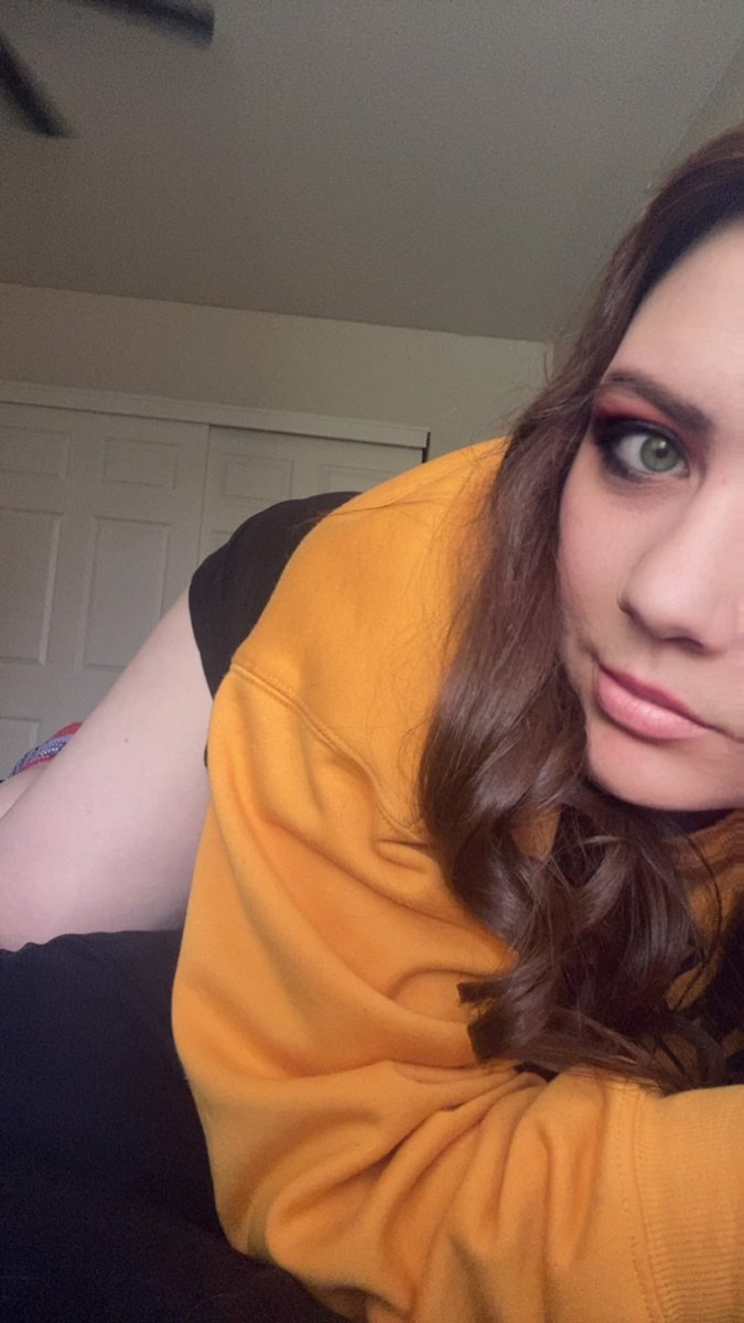 witchy1369's tweet photo. @muneygirl #fypシ゚viral #stoner  #chubby #fypviral #thick #sexy  #sweetface  😘 https://t.co/n7CvKtItHr