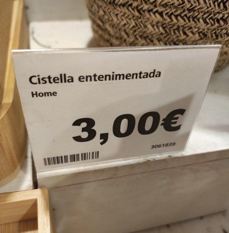 Al_carrer's tweet photo. Vist al ‘Flying Tiger’ del carrer Maragall de Girona.

Cistella entenimentada… 🤣
(Cesta _________ ? 😉)

⬇️ https://t.co/LMepoar2Cr