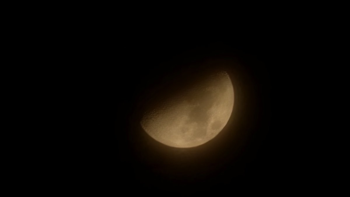 poeticallyleft's tweet photo. आधा चाँद भी किसी के लिए पूरा है....
#moonclicks https://t.co/KlBCOXmKu5
