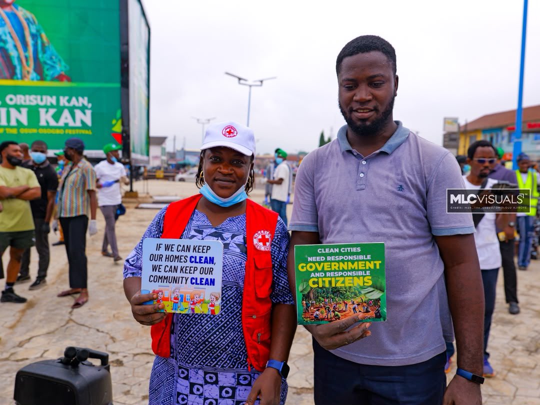 djspeakz_ent's tweet photo. A clean environment is our collective responsibility. From early morning action to keeping Osogbo green and beautiful. This is just the beginning of a continuous movement for a healthier, cleaner Osun.
Let’s keep the momentum going! 🌱
#CleanOsogbo #GreenOsun #UnofficialAides https://t.co/7sOMAMM7pN