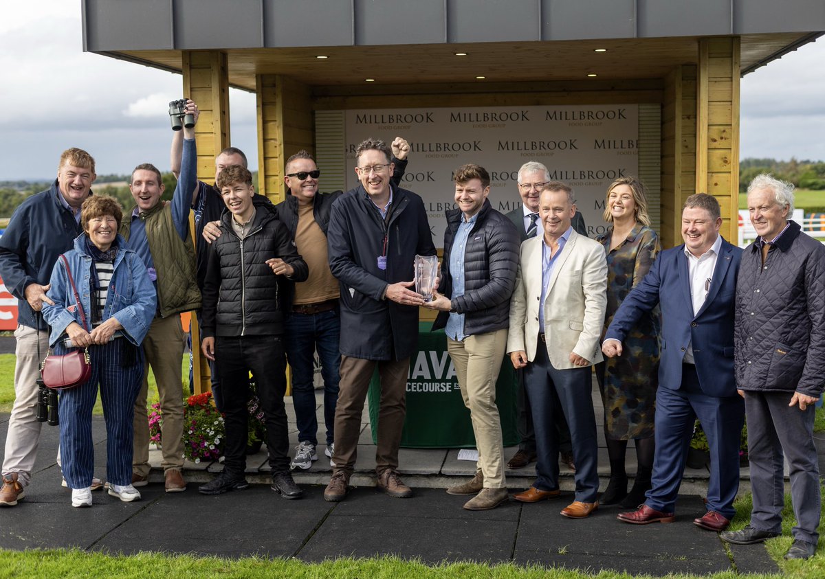 NavanRacecourse's tweet photo. A Welcomed Winner 🥳 

Mother Ship secures The Millbrook Food Group 100 Years Celebration Handicap Hurdle Division 1 for jockey Paddy Hanlon and trainer John Hanlon @jhanlonracing 🙌 https://t.co/5nSxTQLQ4G
