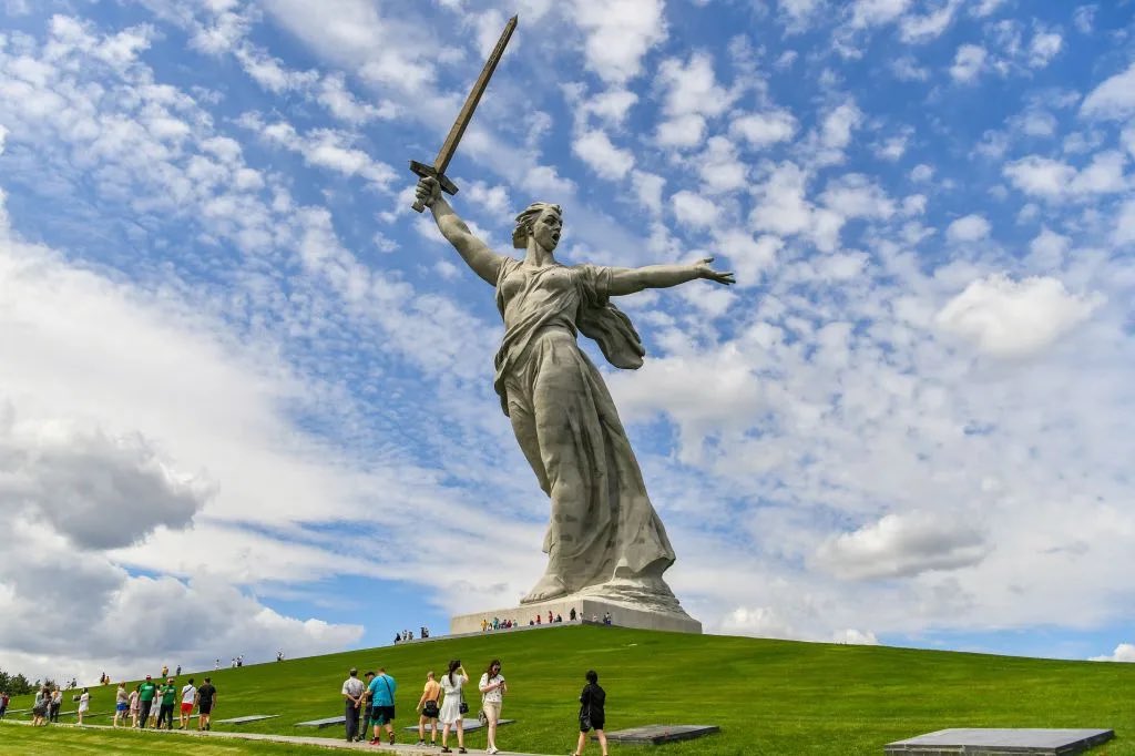 2000STOCKMASTER's tweet photo. Now thats a statue .. jeezz https://t.co/UfZSbXG2vh