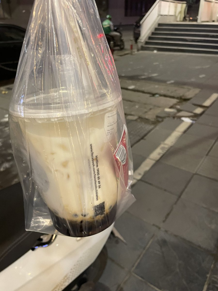 mouie8_'s tweet photo. got pho and 1 liter of boba https://t.co/Gol4YUIU5T