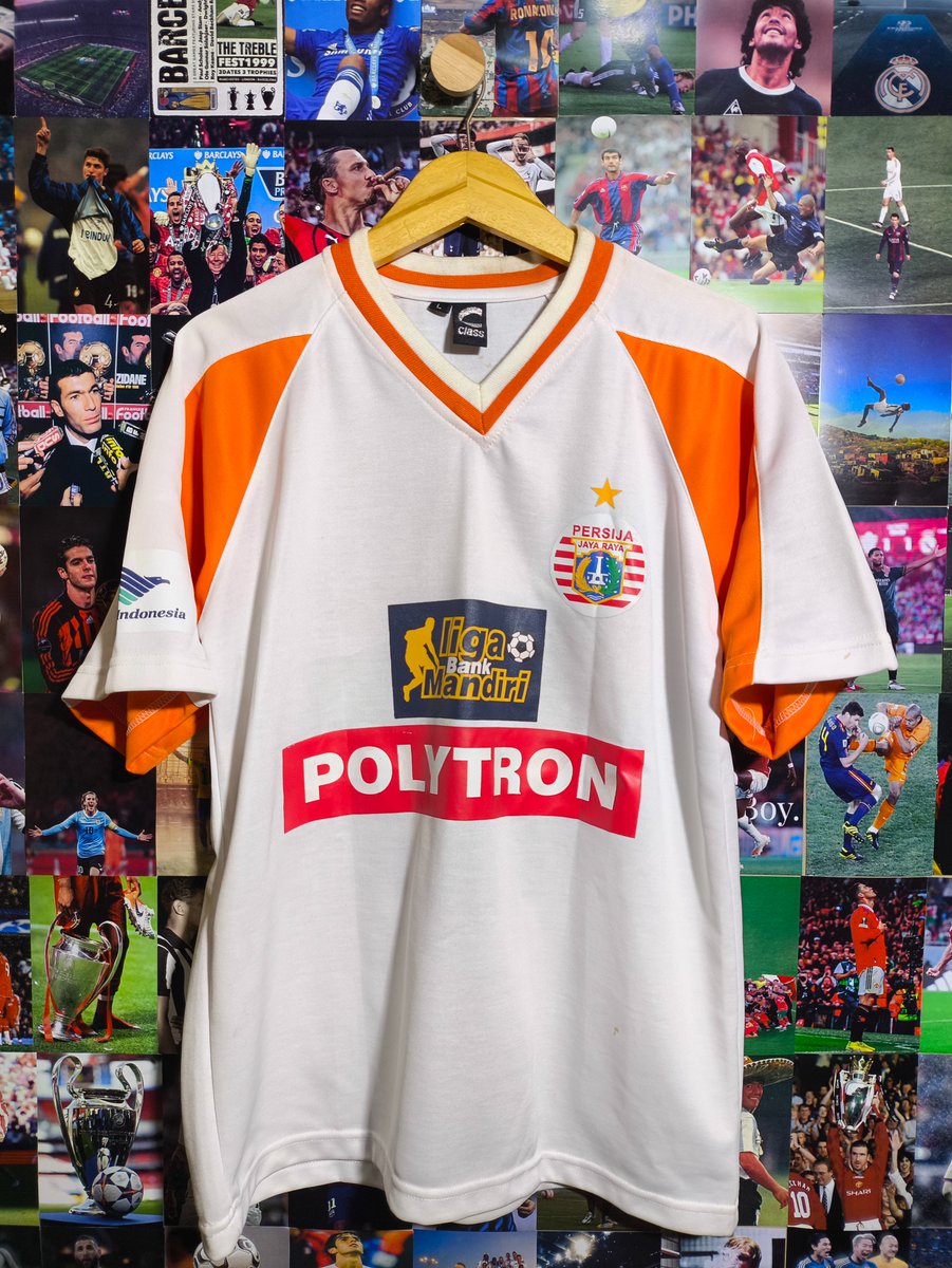 lelanglawas's tweet photo. Detail #LawasMalamMinggu - Sabtu, 19 September 2026

#Lawas4
Persija Jakarta 2004-2005 Away PI
MATCHWORN With SIGN
#2 BUDIMAN
Size L (71x54cm)
ALL ORI tentunya
Noda-noda, bobbles minor https://t.co/QqAg5Pa4OQ