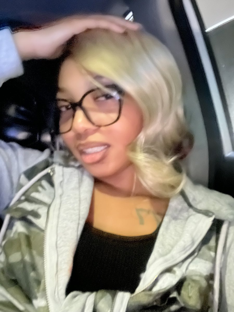 exotic_drako's tweet photo. IMKNOWIN 🌬️

#explore #findom #paypiggy #walletdrainer https://t.co/WRggwYJf9R