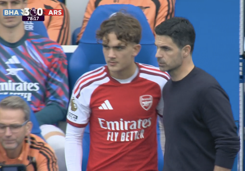TouchlineX's tweet photo. 📸 - Mikel Arteta is bringing 16 year old SUPER TALENT MAX DOWMAN ON! https://t.co/MAssaCuFoH