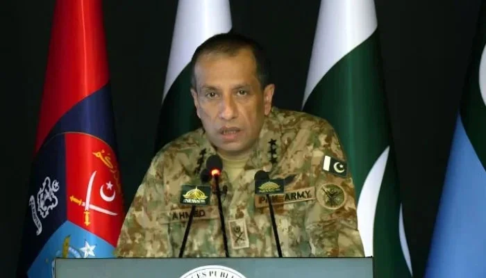 rehman46043768's tweet photo. پاکستان میں ہونے والے حملوں میں 80 فیصد خود کش بمبار افغان ہیں،DGISPR
افغان طالبان رجیم سے ایک ہی ٹھوس مطالبہ ہے کہ وہ افغان سرزمین سے پاکستان میں دہشت گردی روکے، افغانستان سے پاکستان آنے والی ہر تشکیل میں افغان شہری ہوتے ہیں۔ڈی جی آئی ایس پی آر لیفٹیننٹ جنرل احمد شریف https://t.co/4A9dqcuHkK
