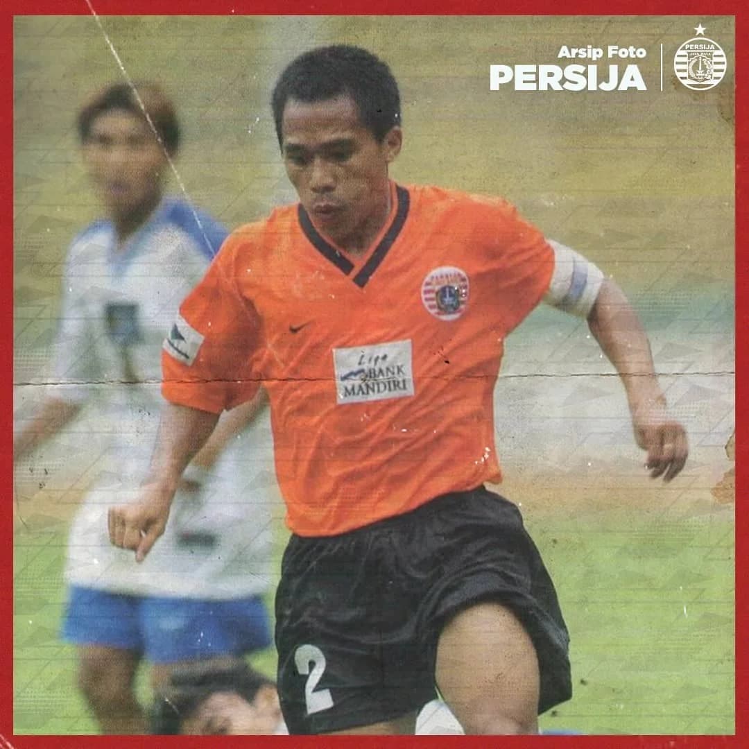 lelanglawas's tweet photo. Detail #LawasMalamMinggu - Sabtu, 19 September 2026

#Lawas4
Persija Jakarta 2004-2005 Away PI
MATCHWORN With SIGN
#2 BUDIMAN
Size L (71x54cm)
ALL ORI tentunya
Noda-noda, bobbles minor https://t.co/QqAg5Pa4OQ