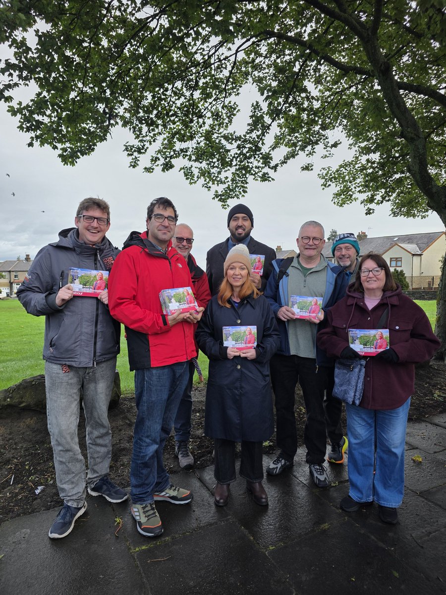 JudithCummins's tweet photo. I've been out with the Wibsey &amp; Odsal team this morning speaking to residents around Bankfoot, we've been speaking about important local issues including antisocial behaviour and fireworks. https://t.co/2xcV68rUzS