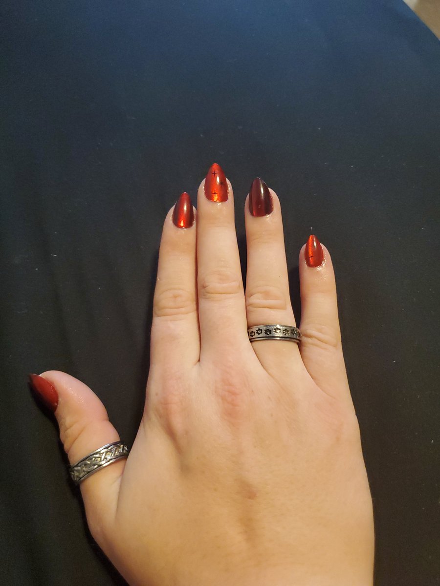 Gracefulaster's tweet photo. new nails 💅 October/Halloween 🎃 vibes https://t.co/OcIpJnti3T