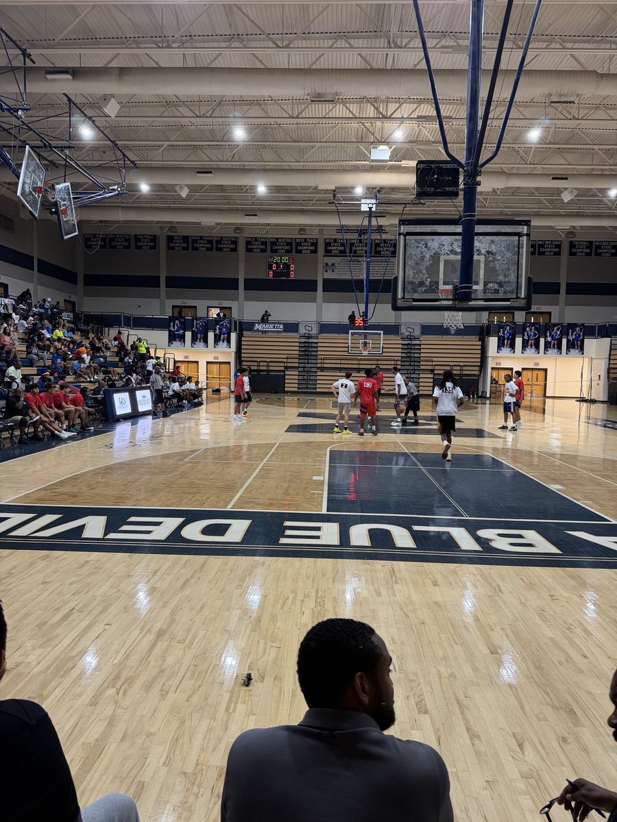 CoachDoss20's tweet photo. @UTFMBB is in Marietta, GA. today for the @swish_scout Camp‼️

🦅🦅🦅🦅 https://t.co/aHDW42qkKz