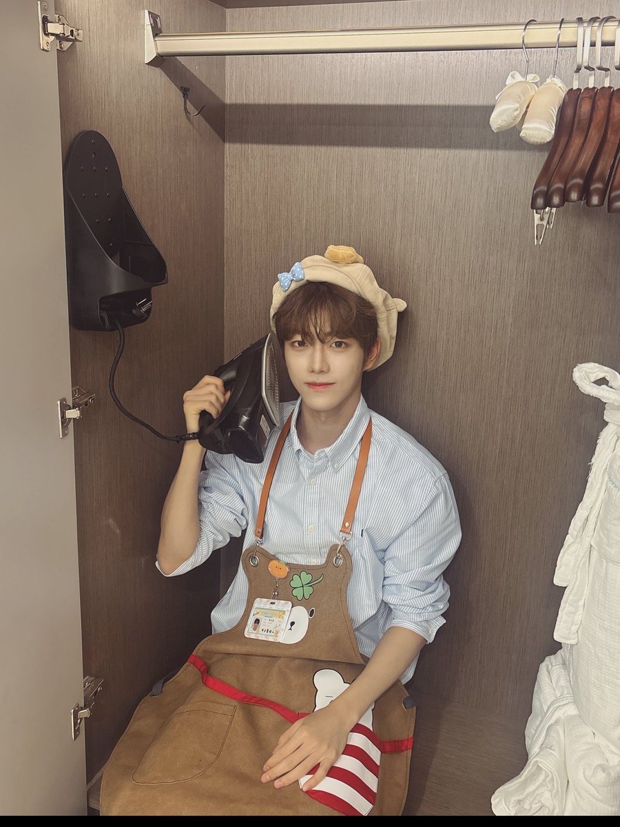 chaeuyuet's tweet photo. Moshi-moshi? https://t.co/eLocLLOANO