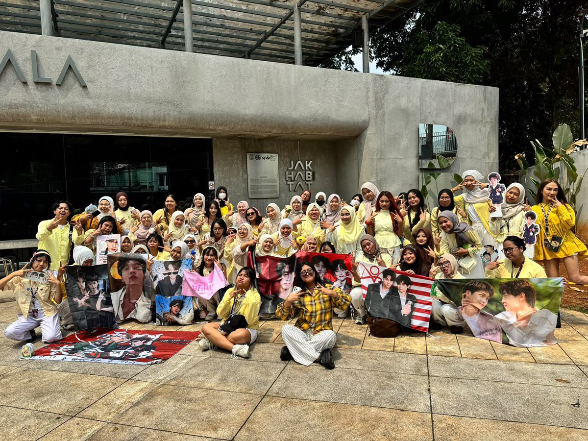 cacaiiyv's tweet photo. Terimakasih banyak mimi untuk freebies hari ini, semoga kalian sehat selalu ya🌽 💛🩵 
see u next time all, semoga kita bisa bertemu lagi 🫶🏻 https://t.co/OOc1MyIM9i