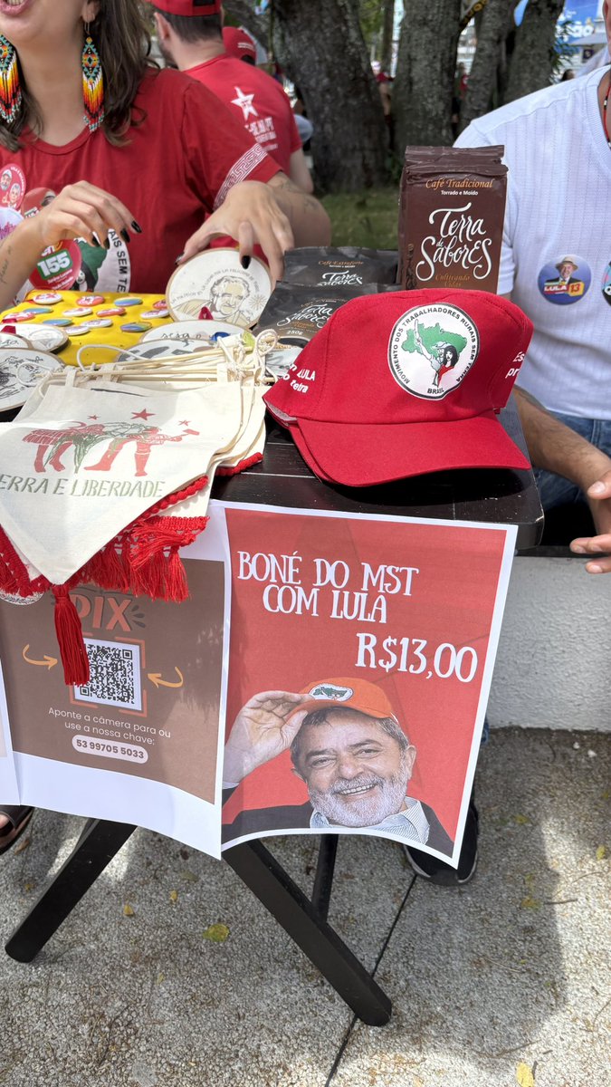 cgasx's tweet photo. bom demais ser militante https://t.co/aX9xtE74xU