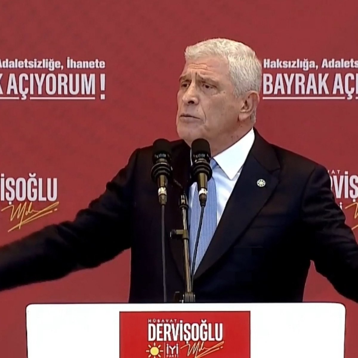 MilliyetciHbr's tweet photo. Müsavat Dervişoğlu:
Ajsaray mitingi

"Türkiye bölünme tehlikesi ile karşı karşıyadır!" https://t.co/cbGrsWXaT9