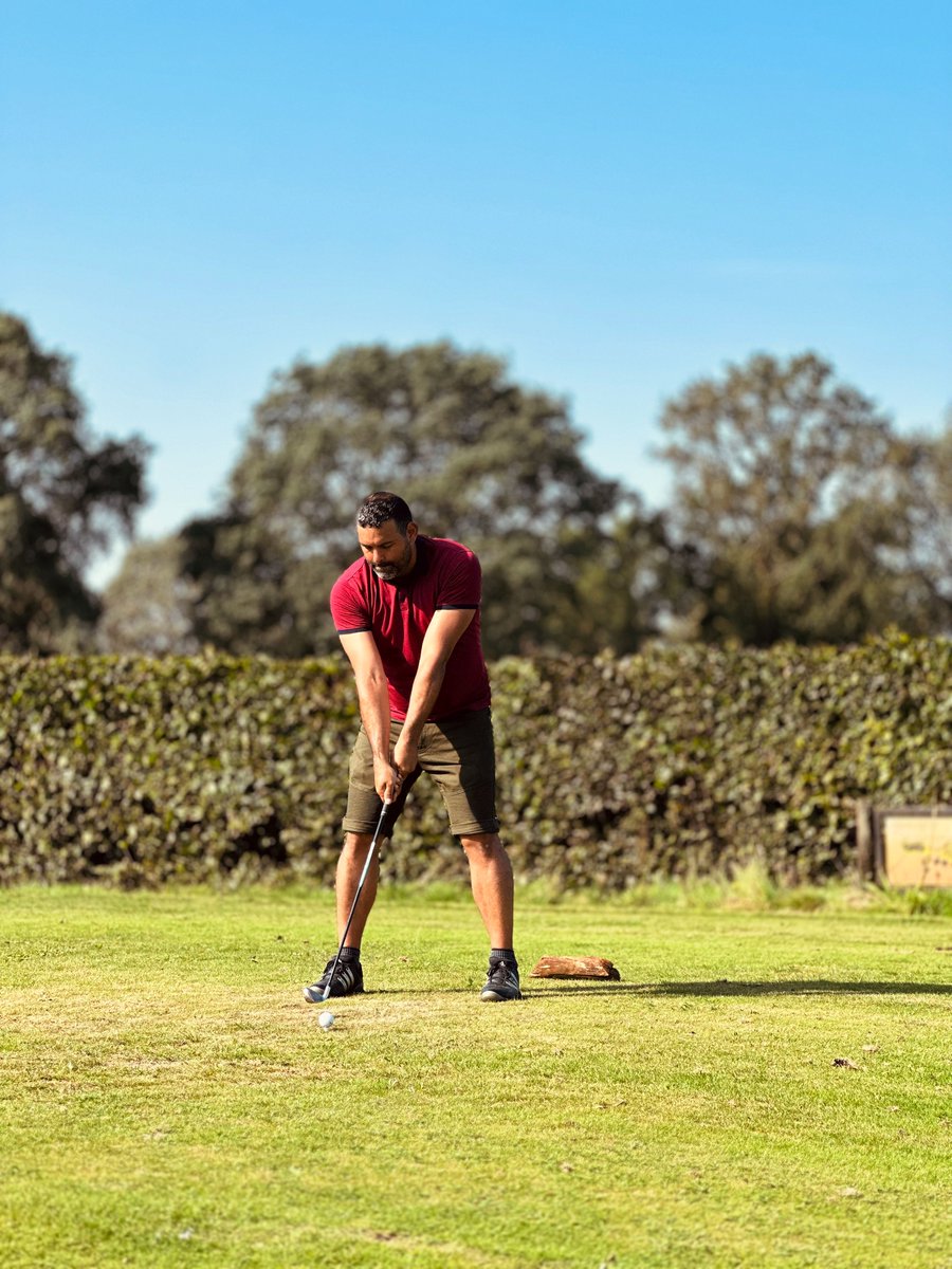 SagittaruisMoe's tweet photo. With a deck head marker at the market gate, I worked on gentle pressure over sunlit boards. Under blue haze, gentle tempo left the release controlled and the finish organized. #GolfStance #SetupRoutine https://t.co/Wh4osqXolb