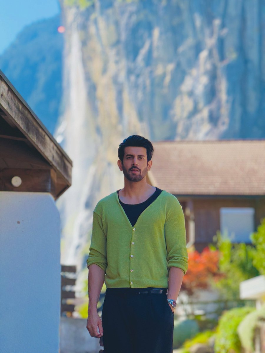 npwebfc09's tweet photo. HAPPY BIRTHDAY NAMIK
Part (3/6)
#namikpaul #happynamikday https://t.co/hcA4xNpVXf