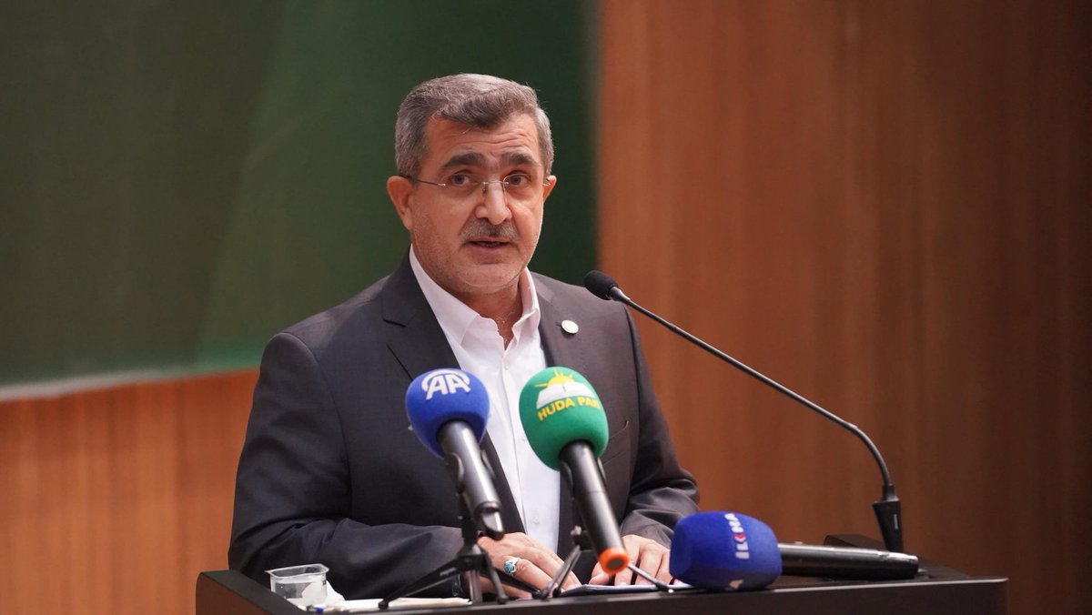HudaParSirnak's tweet photo. İl Başkanlığımızın 5. Olağan Kongresi'ni büyük bir coşku ve katılımla gerçekleştirdik. Kongremiz sonucunda İl başkanlığı görevine seçilen Nasuh Sevinik başkanımızı ve yeni yönetimimizi tebrik eder, görevi devreden İl Başkanımız Emcet Yalçın'a yaptığı hizmetlerden ötürü teşekkür ederiz.
#HÜDAPAR
#Şırnak
