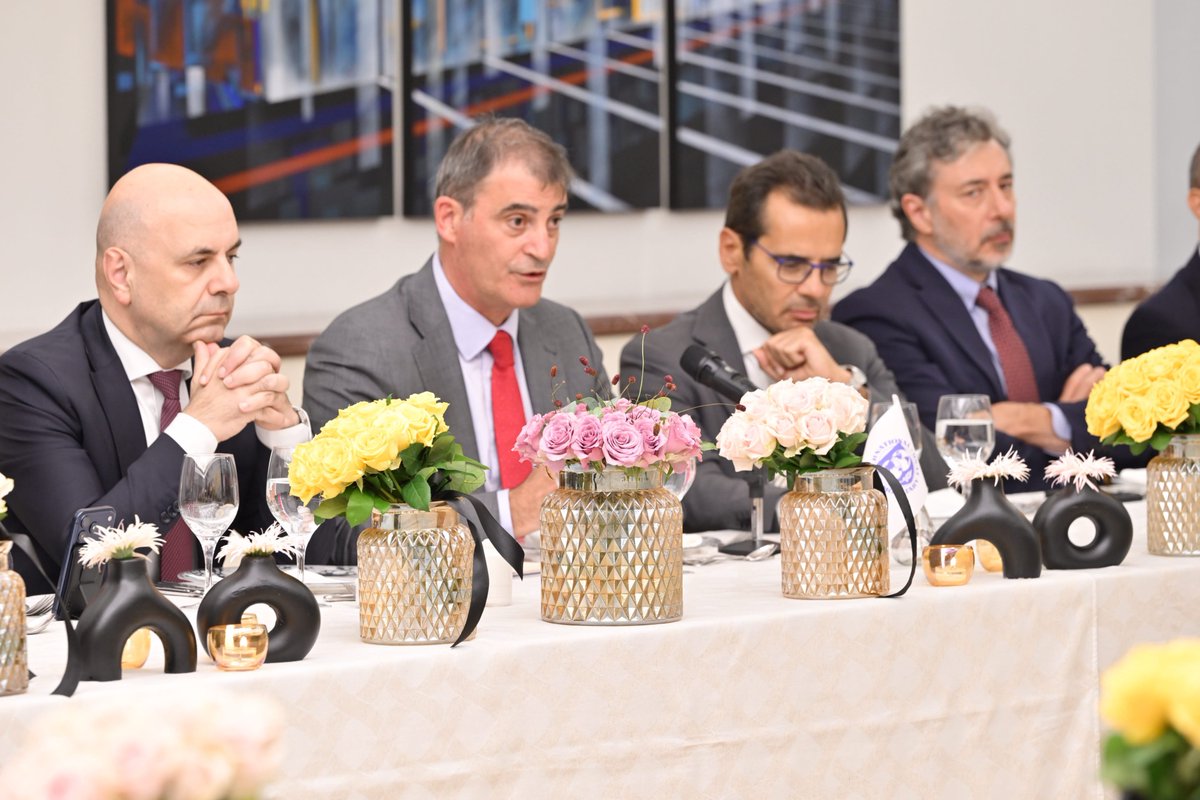 fmakhzoumi tweet picture