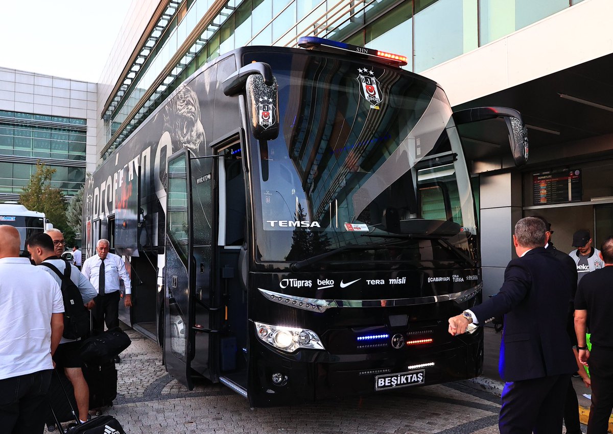 Besiktas's tweet photo. 🦅 Beşiktaşımız Diyarbakır’da!

Karayolu ulaşım sponsorumuz @temsaturkiye Diyarbakır’da da yanımızda. https://t.co/9nrl7Nk159